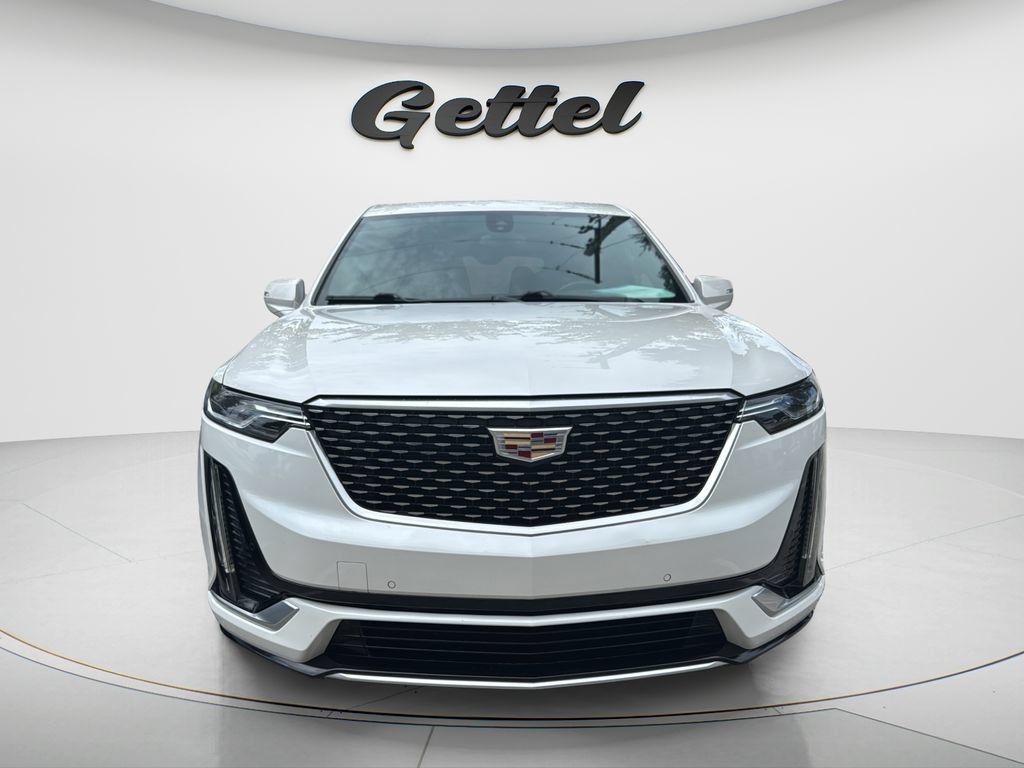 Used 2021 Cadillac XT6 Luxury FWD image 2