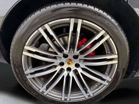 Used 2018 Porsche Macan GTS image 39