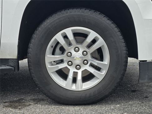 Used 2017 Chevrolet Suburban LT AWD/4WD image 10