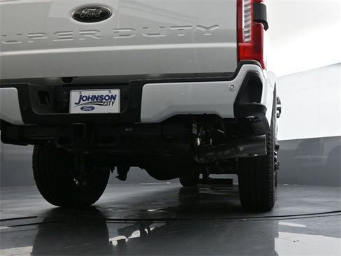 New 2025 Ford F250 Lariat w/ Black Appearance Package image 30