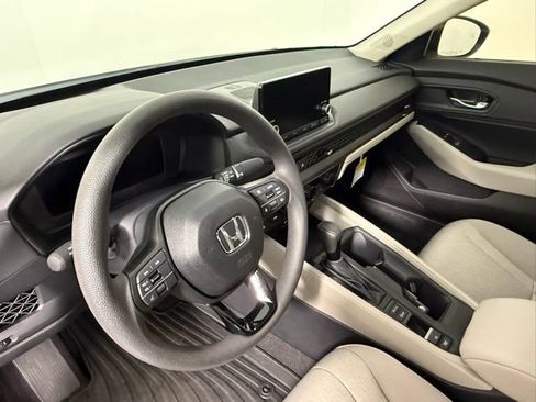Used 2025 Honda Accord SE image 15