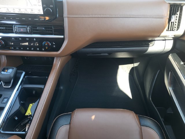 Used 2023 Nissan Pathfinder Platinum w/ Lighting Package (N93) FWD image 25