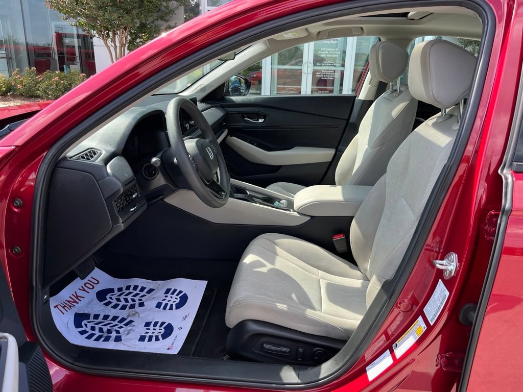 Used 2025 Honda Accord SE image 4