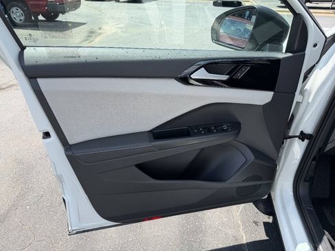 Used 2025 Volkswagen Taos S FWD image 9