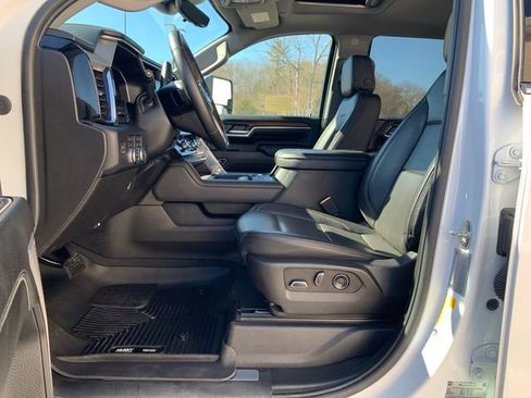 Used 2024 GMC Sierra 3500 Denali w/ Denali Reserve Package image 41