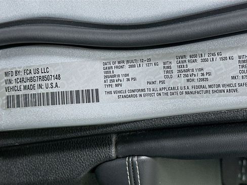 Used 2024 Jeep Grand Cherokee Limited image 12