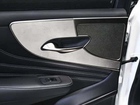 Used 2022 Lexus LS 500h AWD w/ Luxury Package image 13