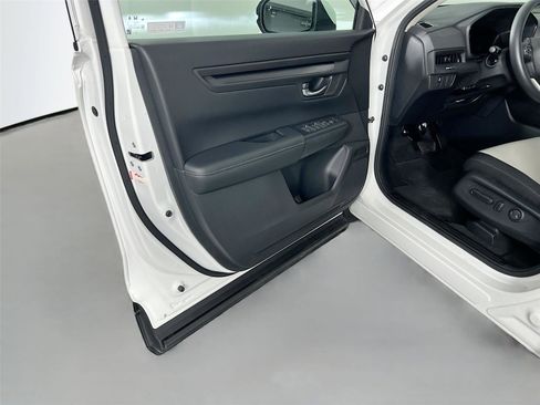 Used 2024 Honda CR-V EX image 16
