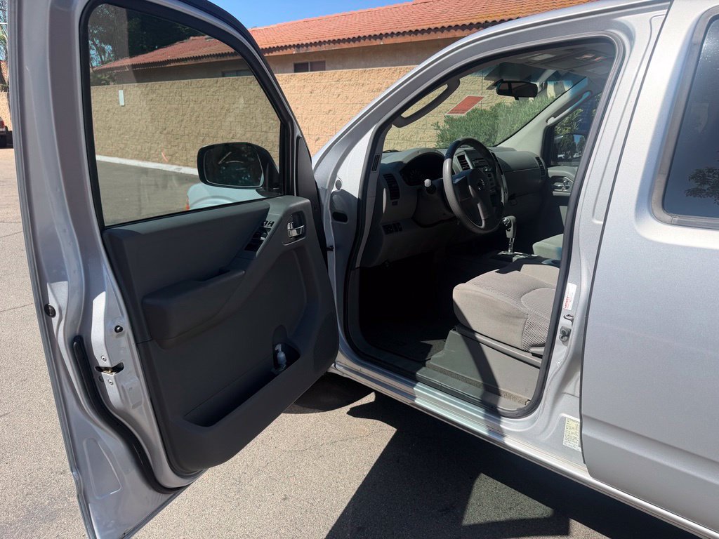 Used 2009 Nissan Frontier SE w/ SE Value Truck Pkg RWD image 19