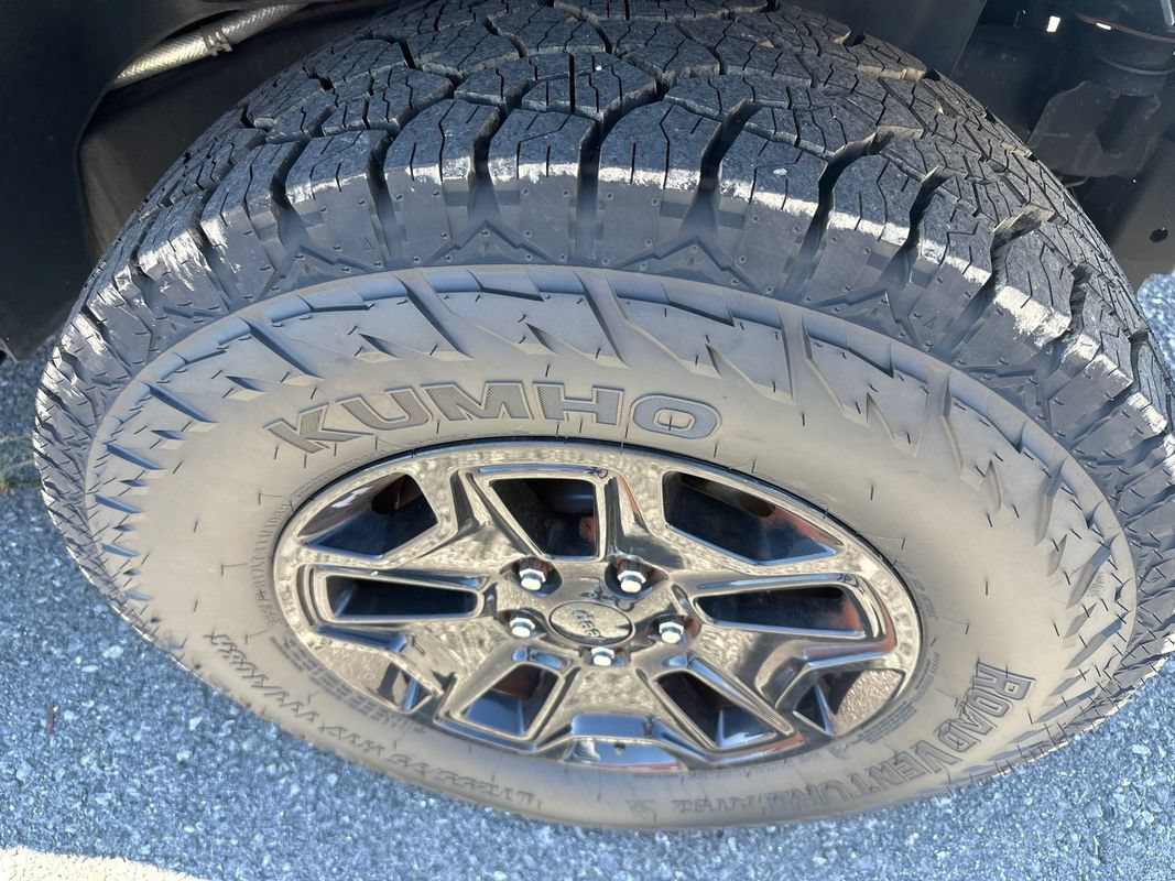 Used 2016 Jeep Wrangler Sport AWD/4WD image 3