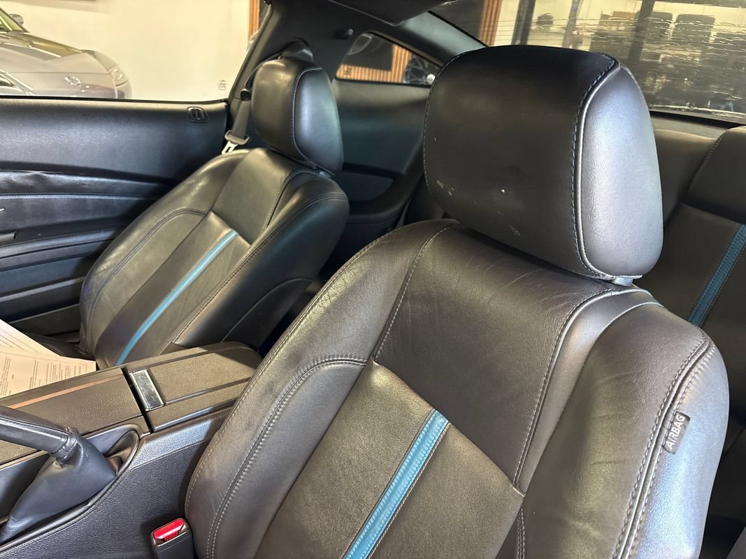 Used 2010 Ford Mustang GT Premium RWD image 36