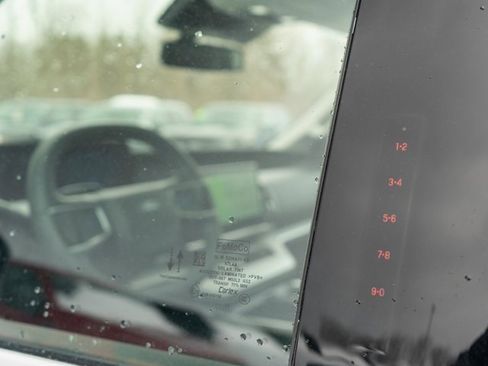 Used 2025 Ford Expedition Active image 19