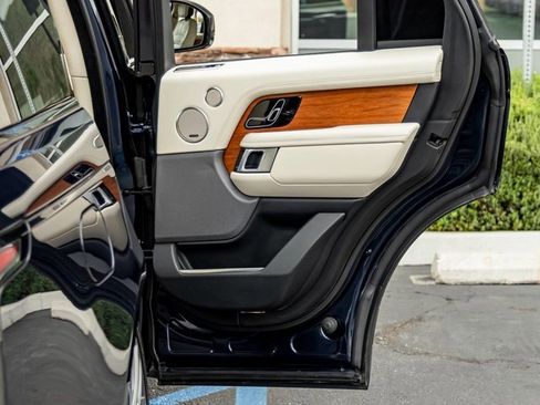 Used 2021 Land Rover Range Rover Autobiography image 24