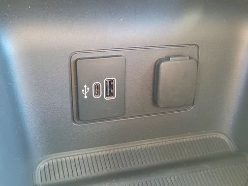 Used 2026 Ford Explorer Active w/ Active Comfort Package RWD image 10