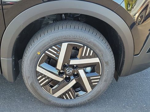 New 2026 Nissan Kicks SV w/ SV Premium Package image 18