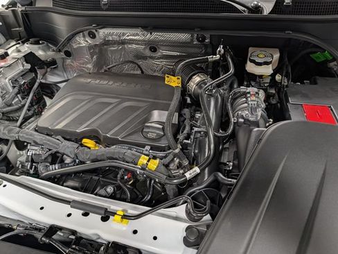 New 2026 Chevrolet Trax RS w/ Sunroof Package FWD image 25
