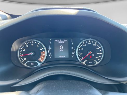 Used 2023 Jeep Renegade Latitude AWD/4WD image 14