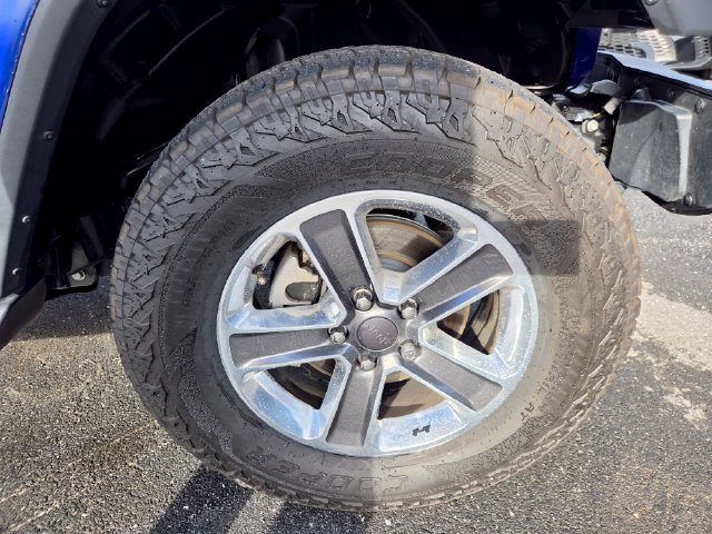Used 2018 Jeep Wrangler Unlimited Sahara AWD/4WD image 28