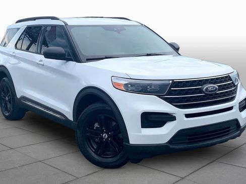 Used 2022 Ford Explorer XLT RWD image 3