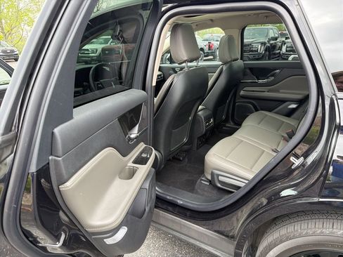 Used 2024 Lincoln Corsair AWD w/ Equipment Group 101A image 7