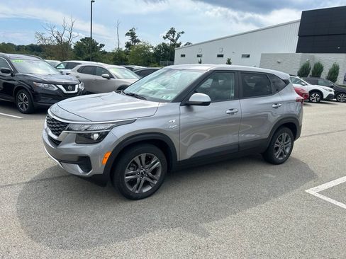Certified 2022 Kia Seltos LX AWD/4WD image 3