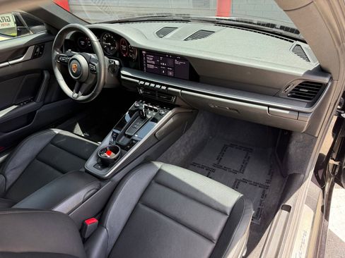 Used 2020 Porsche 911 Carrera RWD image 18