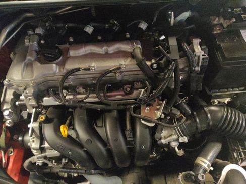 Used 2021 Toyota Corolla LE FWD image 30
