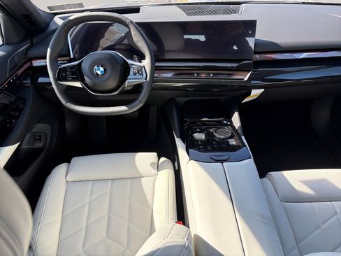 New 2026 BMW 530i xDrive w/ Premium Package AWD/4WD image 10