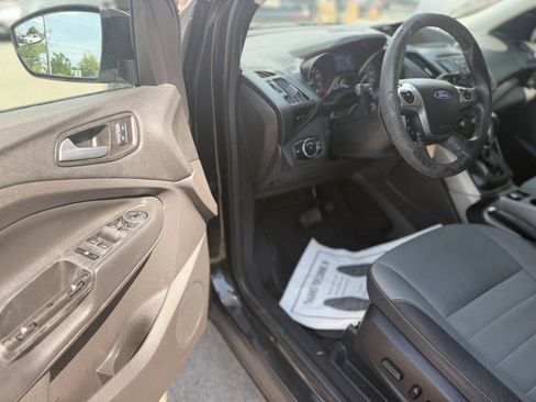 Used 2015 Ford Escape SE FWD image 9