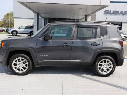 Used 2022 Jeep Renegade Latitude w/ Convenience Group AWD/4WD image 2
