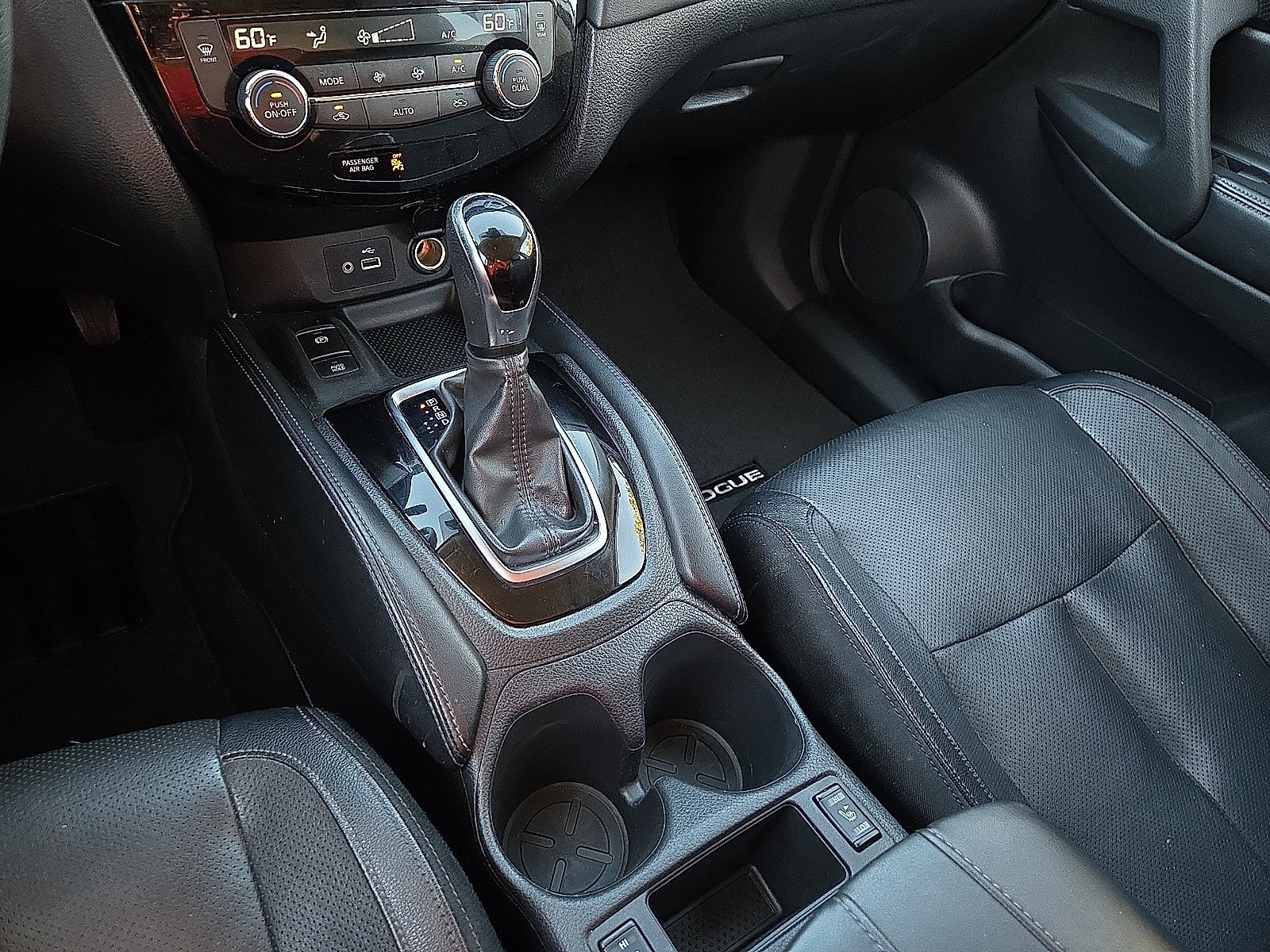 Used 2020 Nissan Rogue SL w/ Premium Package AWD/4WD image 25