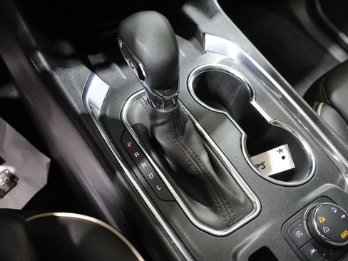 Used 2023 Chevrolet Traverse Premier w/ Redline Edition image 39