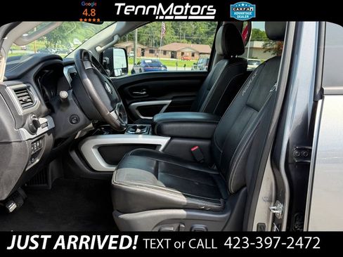 Used 2018 Nissan Titan PRO-4X w/ Pro-4x Convenience Package AWD/4WD image 8