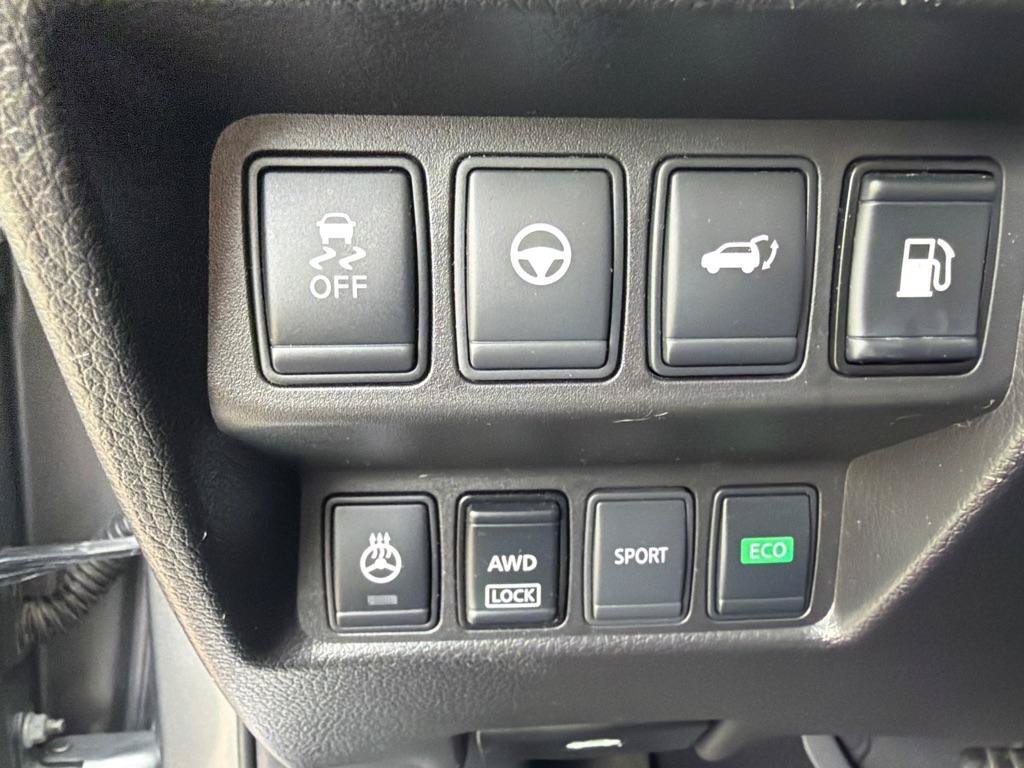 Used 2018 Nissan Rogue SL w/ Premium Package AWD/4WD image 26