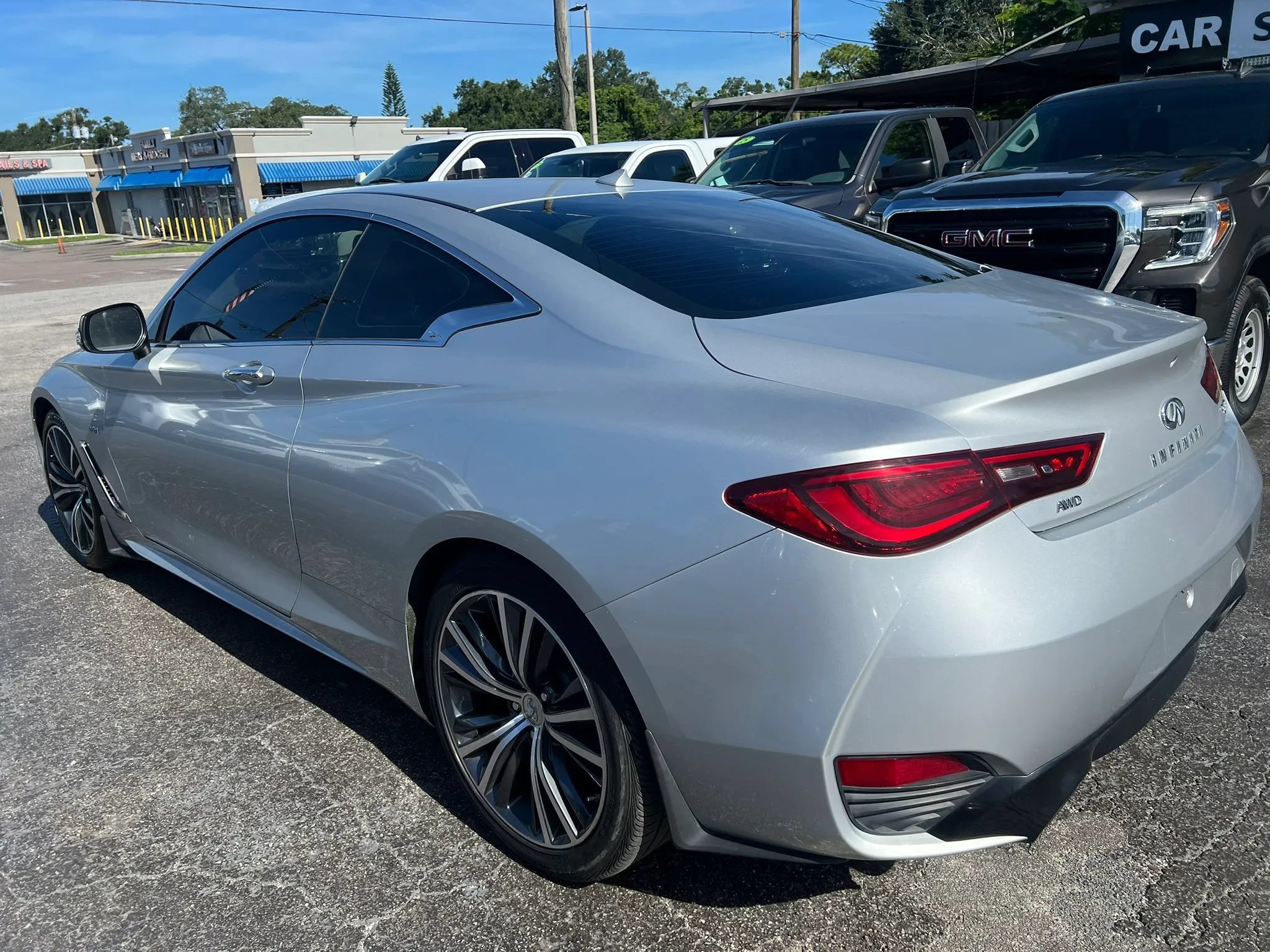 Used 2017 INFINITI Q60 3.0t w/ Premium Plus Package 3.0T AWD/4WD image 7