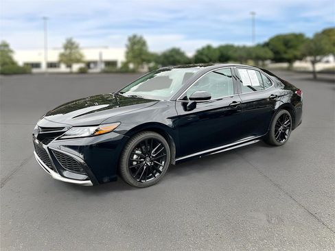 Used 2024 Toyota Camry XSE image 31
