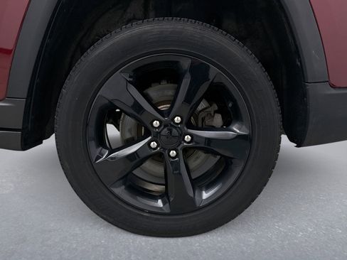 Used 2021 Jeep Grand Cherokee L Laredo image 22