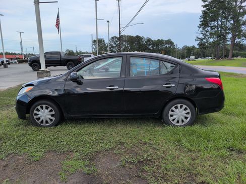 Used 2012 Nissan Versa SV FWD image 5
