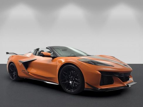 Used 2024 Chevrolet Corvette Z06 w/ Stealth Interior Trim Package RWD image 1