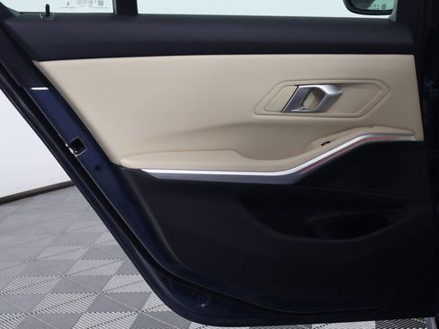 Used 2025 BMW 330i Sedan w/ Premium Package image 13