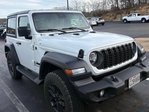 Used 2025 Jeep Wrangler Sport image 26