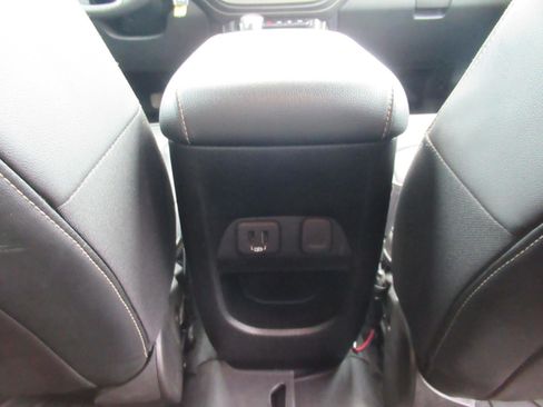 Used 2022 GMC Canyon Denali AWD/4WD image 32