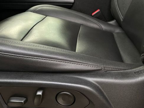 Used 2023 Chevrolet Tahoe Z71 w/ Luxury Package AWD/4WD image 21