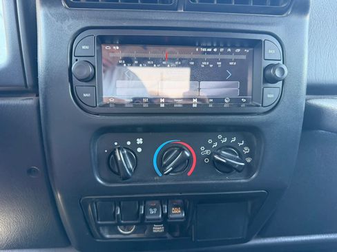 Used 2005 Jeep Wrangler Unlimited Rubicon AWD/4WD image 22