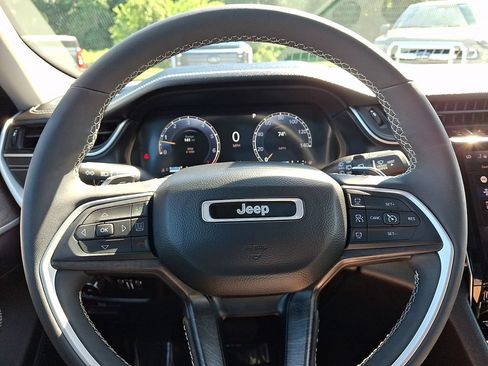 Used 2023 Jeep Grand Cherokee L Limited w/ Trailer Tow Group (B) AWD/4WD image 21