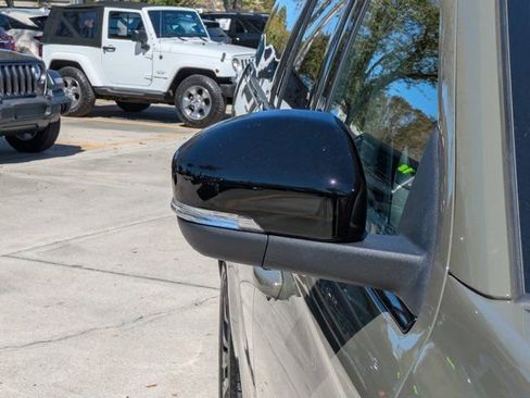 Certified 2025 Ford Expedition Max Platinum w/ Stealth Appearance Package image 16