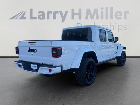 Used 2023 Jeep Gladiator Overland image 5