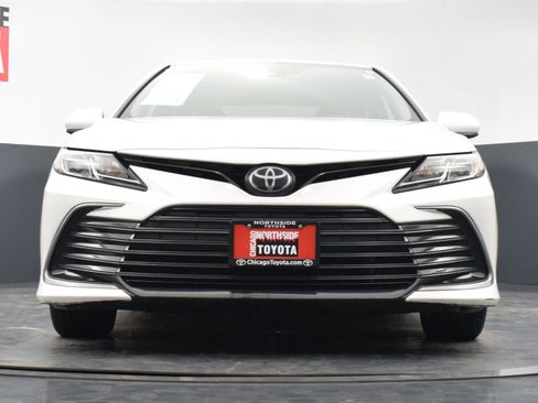 Used 2021 Toyota Camry LE image 29