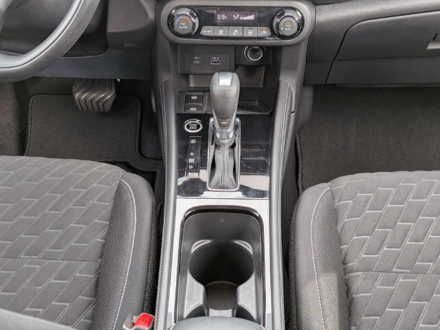Used 2022 Nissan Kicks SV FWD image 17