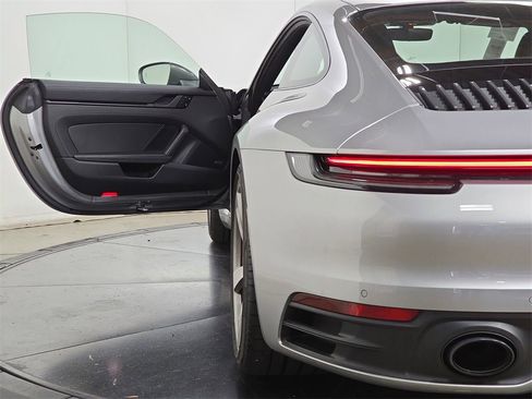 Certified 2024 Porsche 911 Carrera T image 31